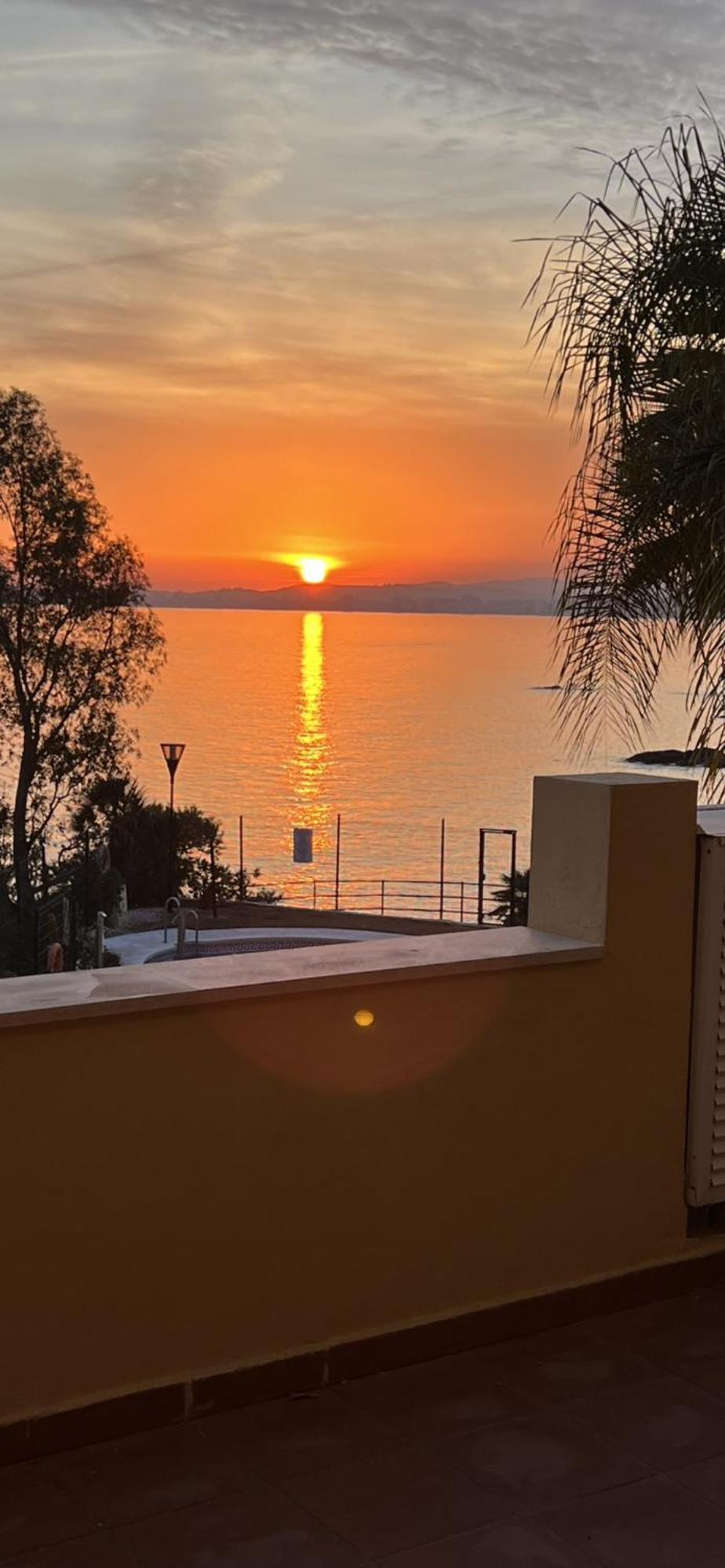 Relax Frente Al Mar Apartment เบนัลมาเดนา ภายนอก รูปภาพ