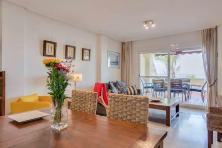Relax Frente Al Mar Apartment เบนัลมาเดนา ภายนอก รูปภาพ